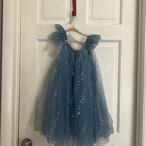 Cute dress super soft Perf for holidays kids 5t-6t  never worn